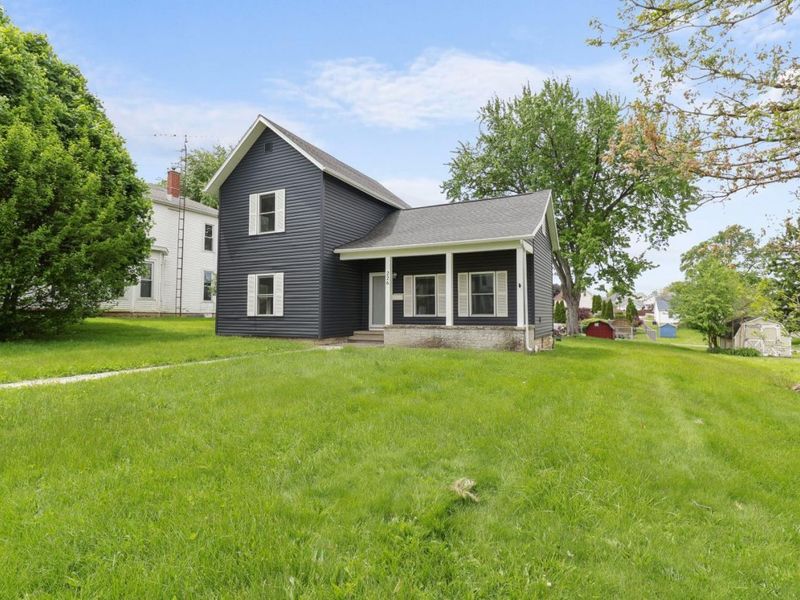 226 Pleasant Street, Bellevue, OH 44811 Photo 2