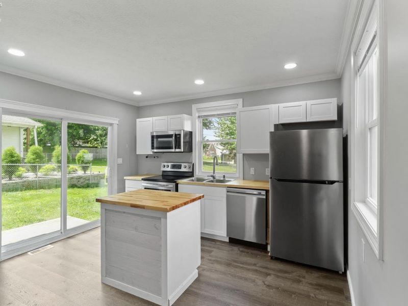 226 Pleasant Street, Bellevue, OH 44811 Photo 8