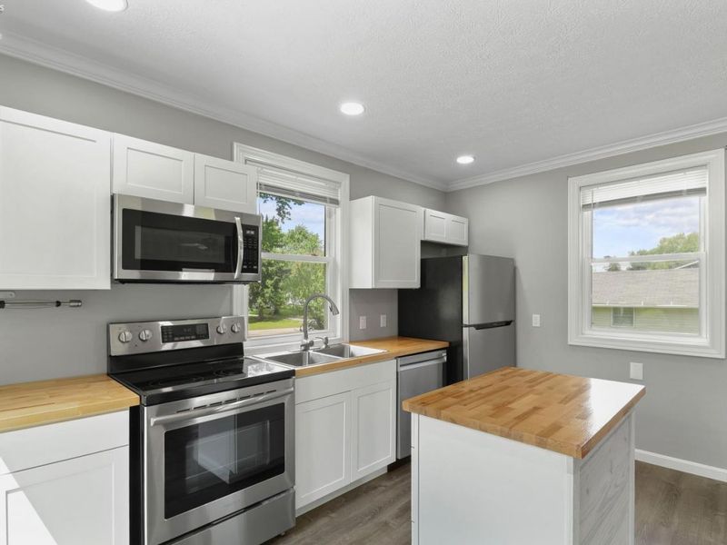 226 Pleasant Street, Bellevue, OH 44811 Photo 9