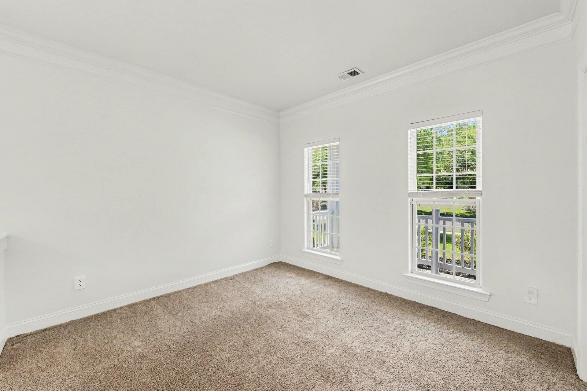 5275 Mulholland Drive Photo 16