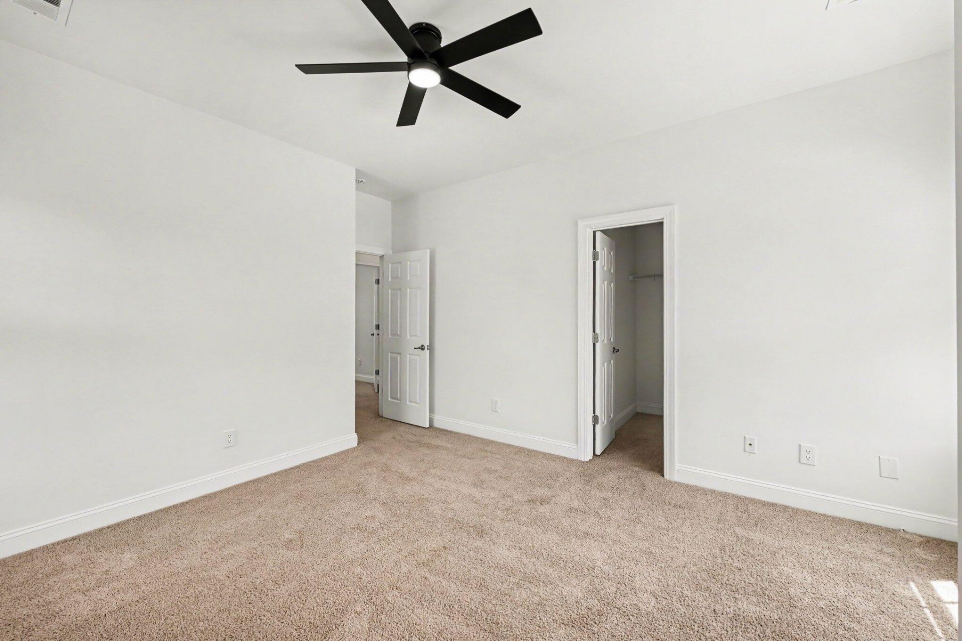 5275 Mulholland Drive Photo 18