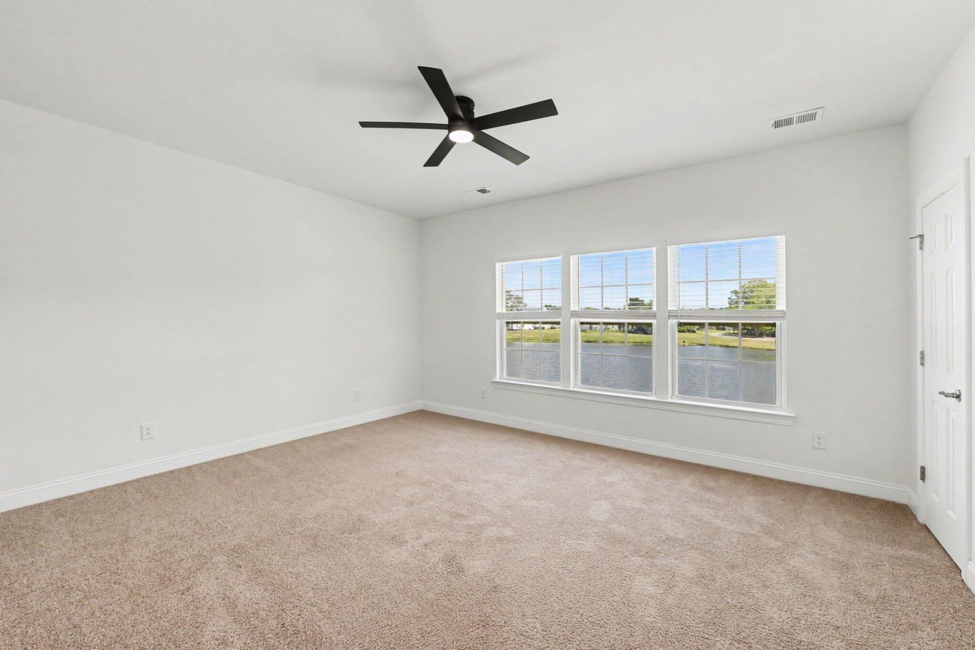 5275 Mulholland Drive Photo 19
