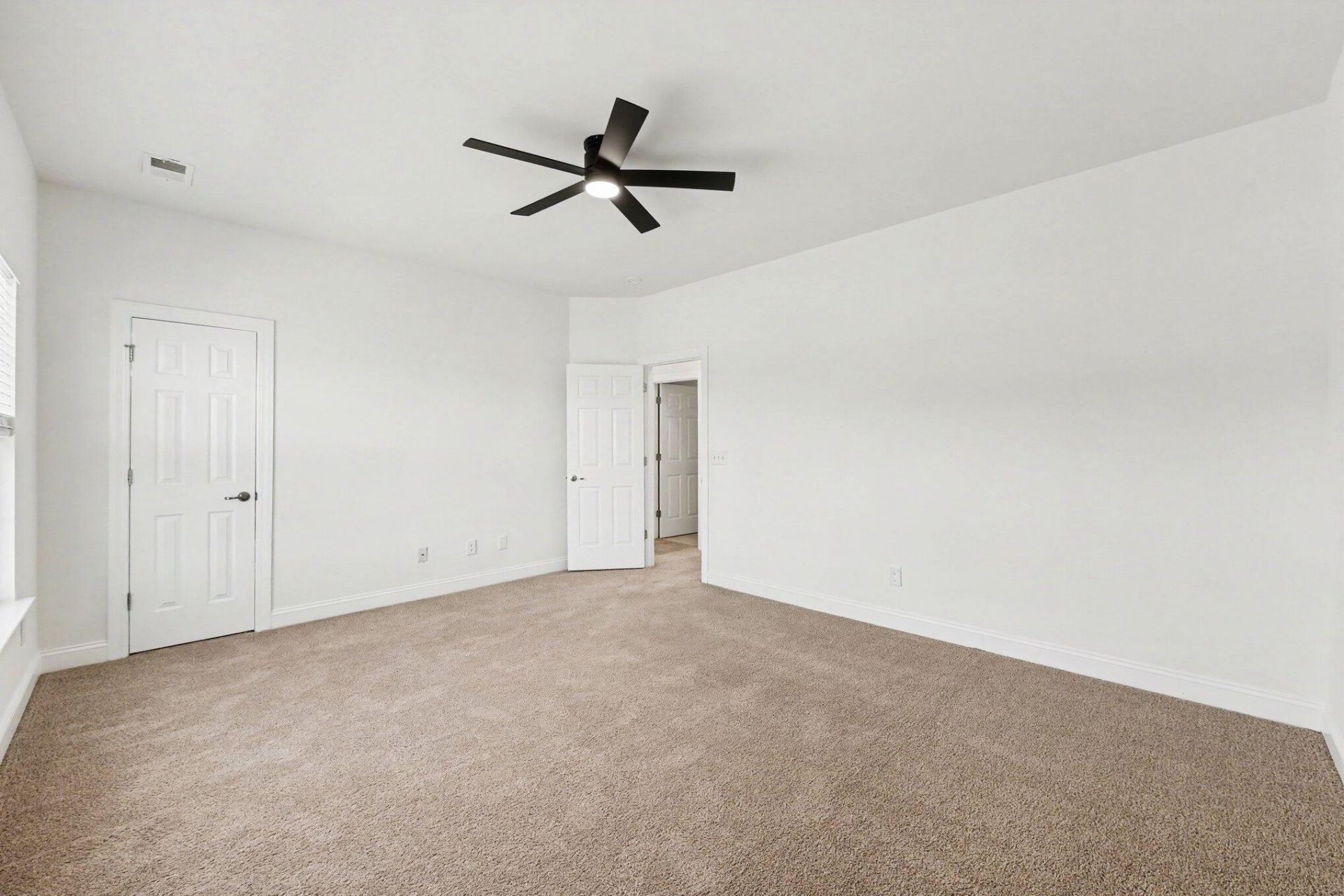 5275 Mulholland Drive Photo 20