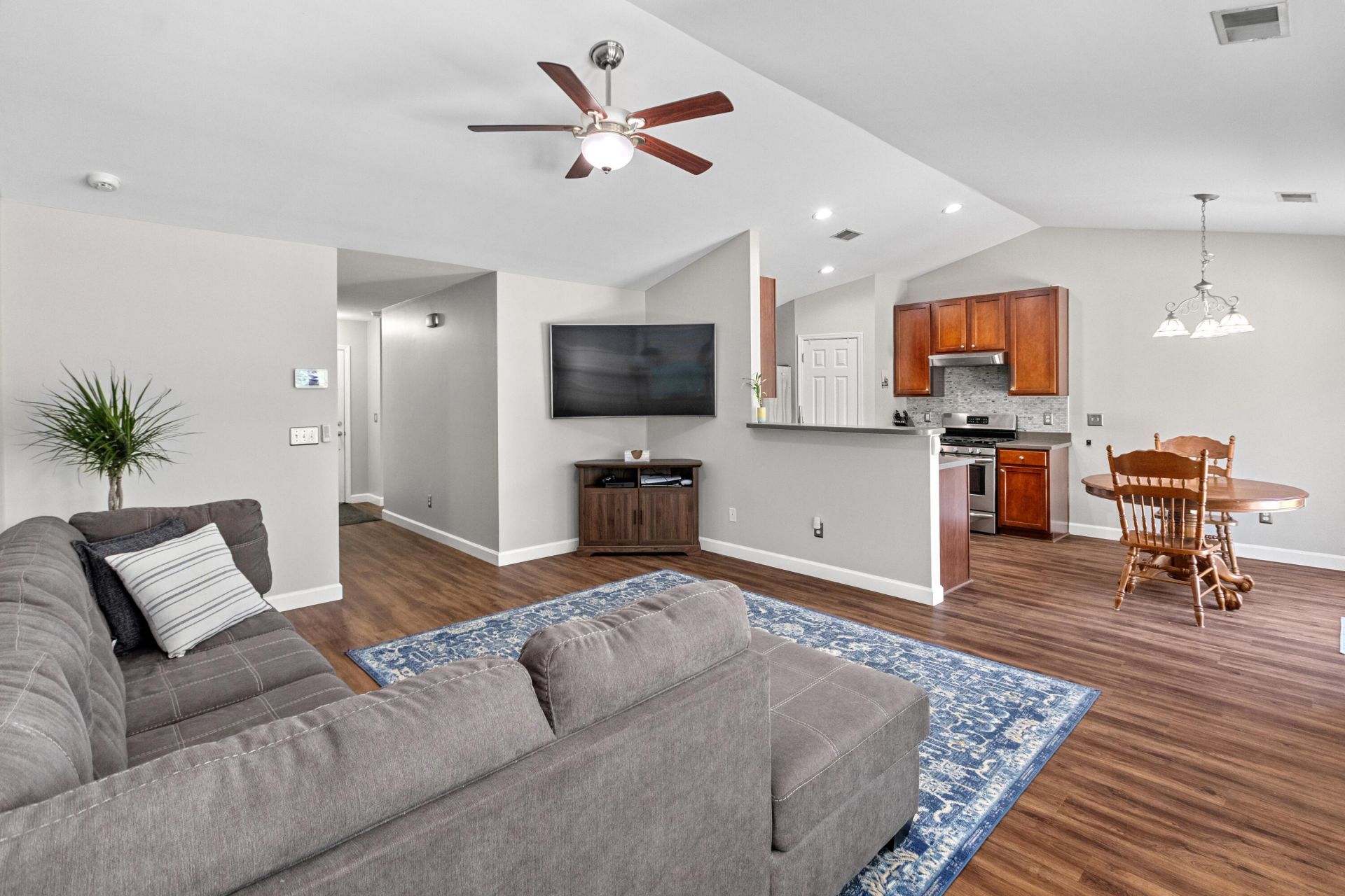 207 Sparkleberry Lane Photo 7