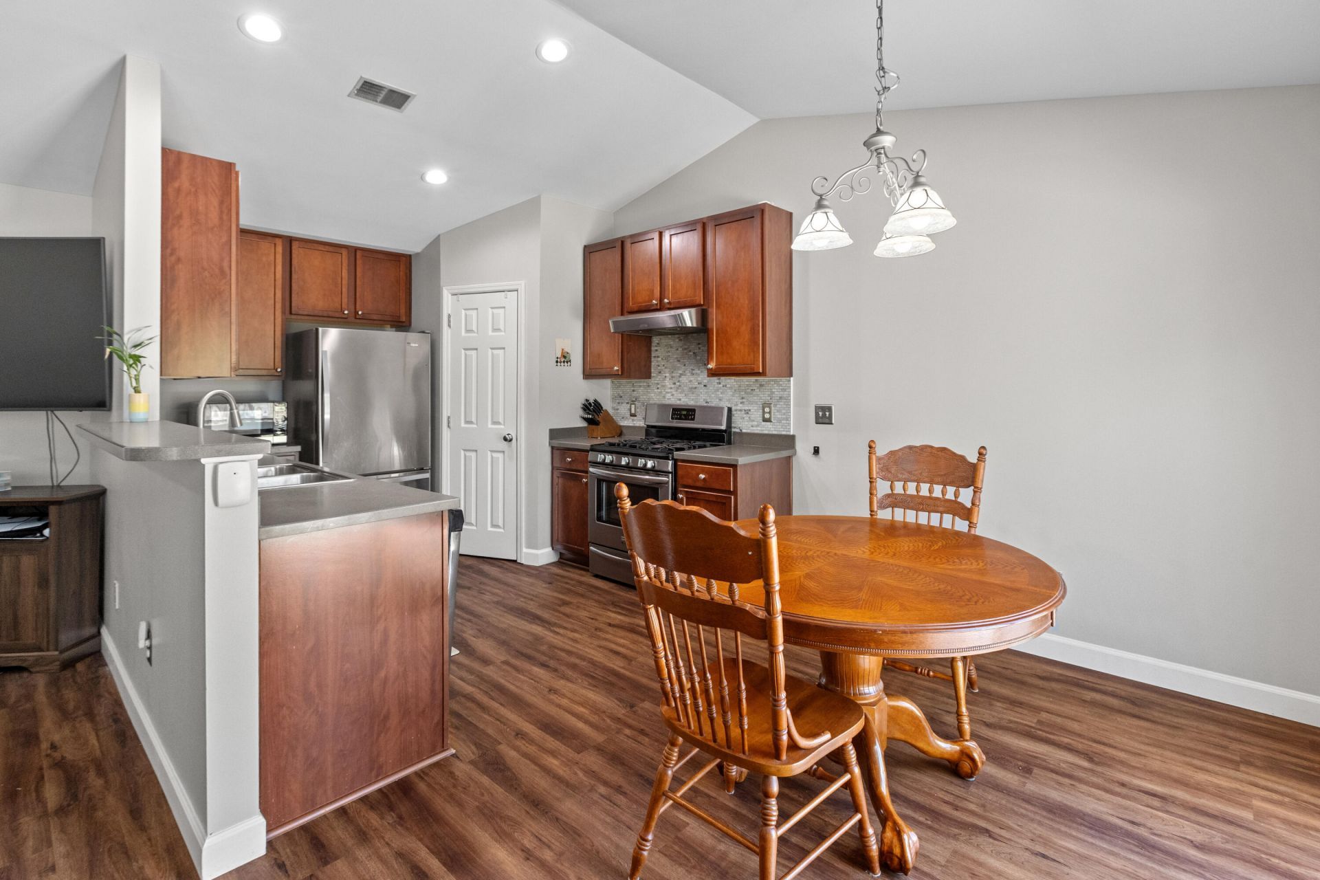 207 Sparkleberry Lane Photo 8