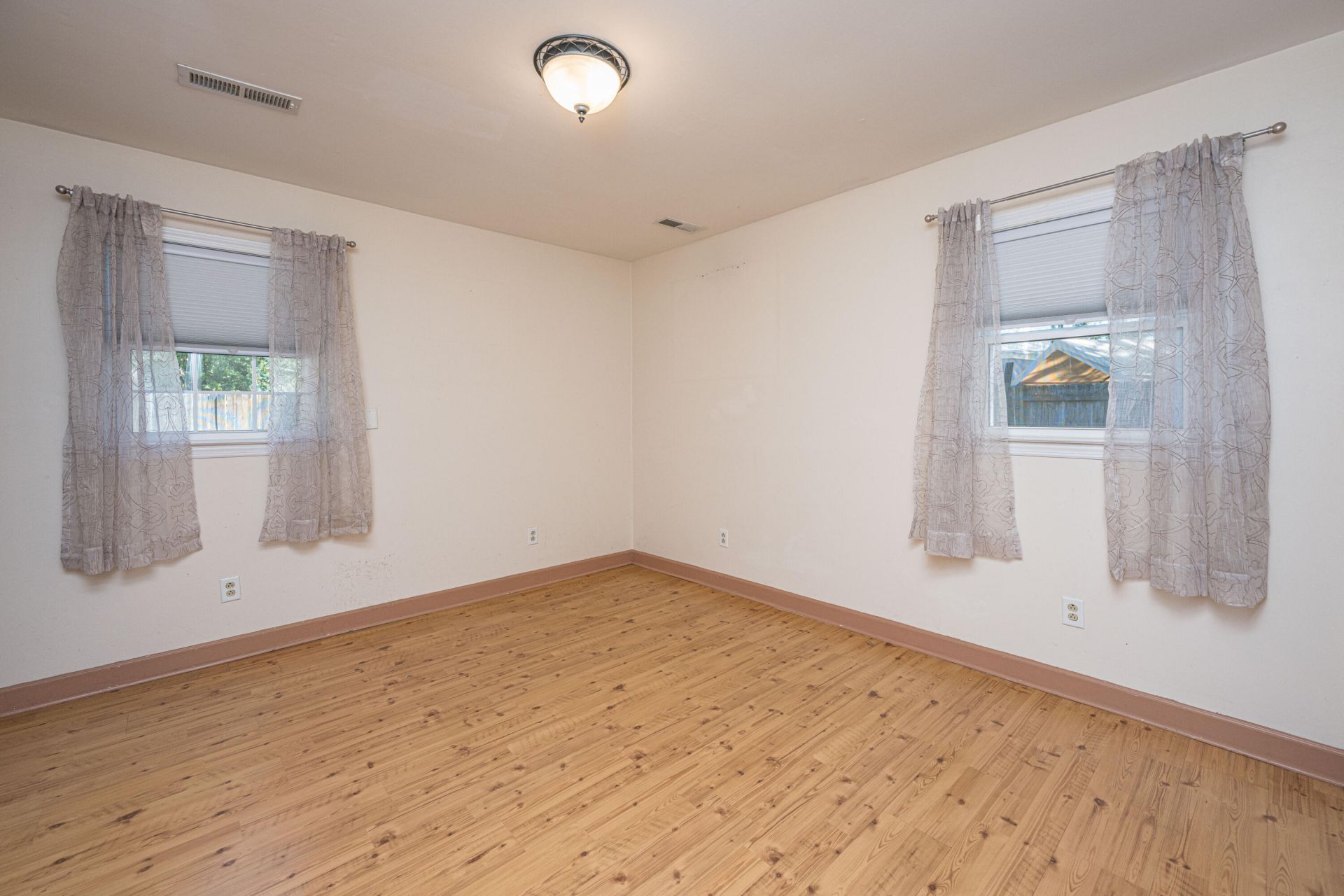 1281 Pickett Street Photo 28