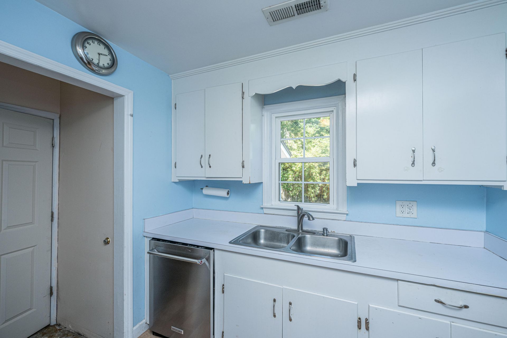 1281 Pickett Street Photo 8