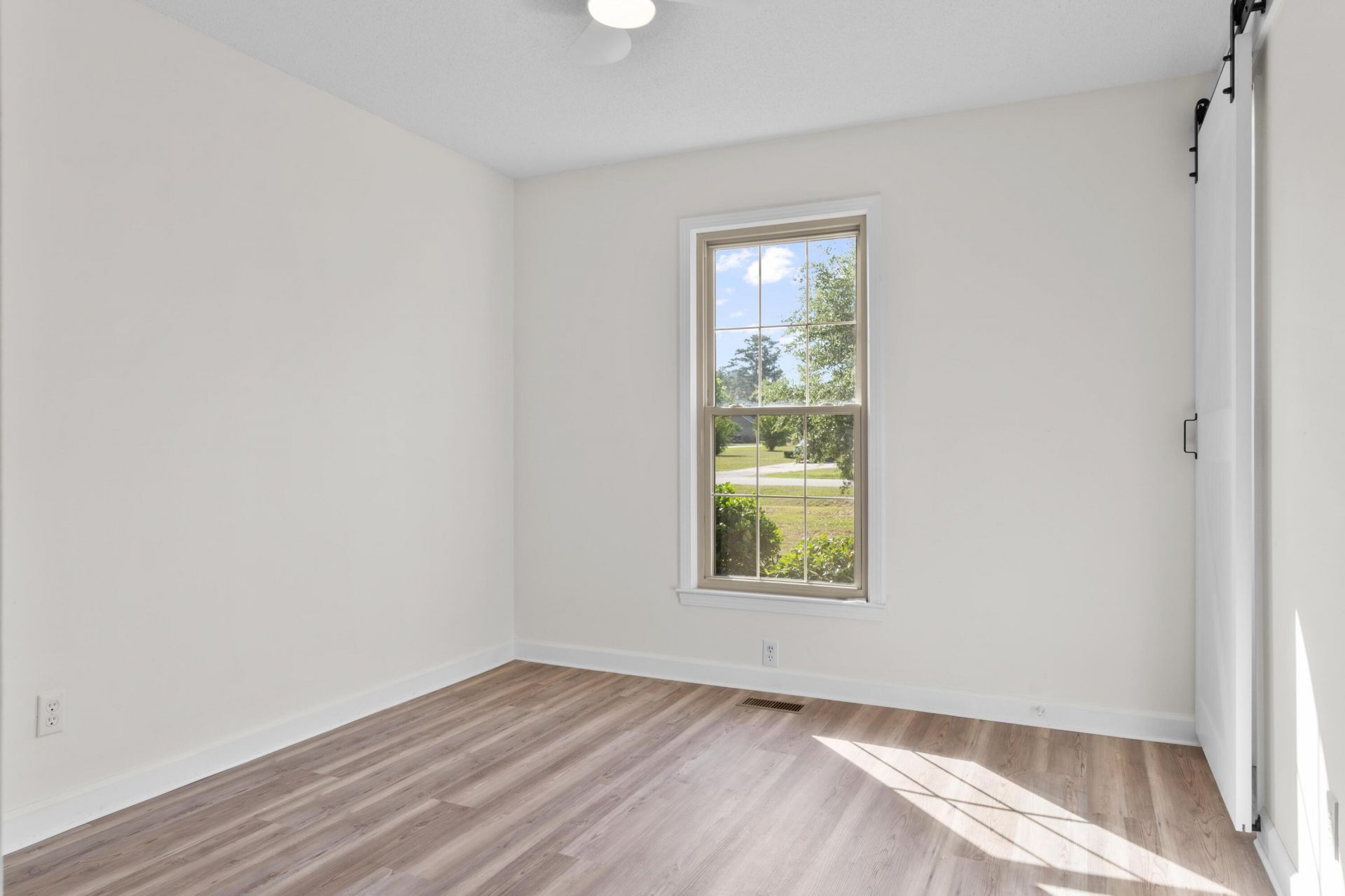 392 Fanfare Lane Photo 24