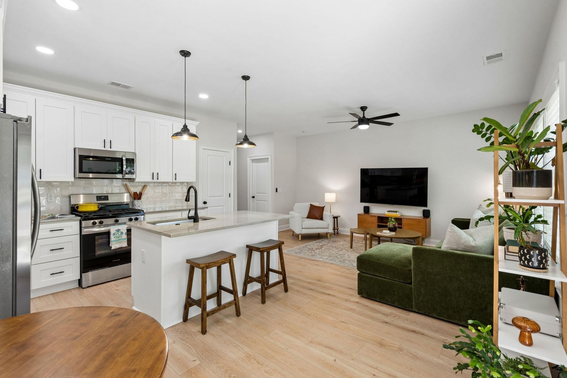 954 Channing Street Photo 13