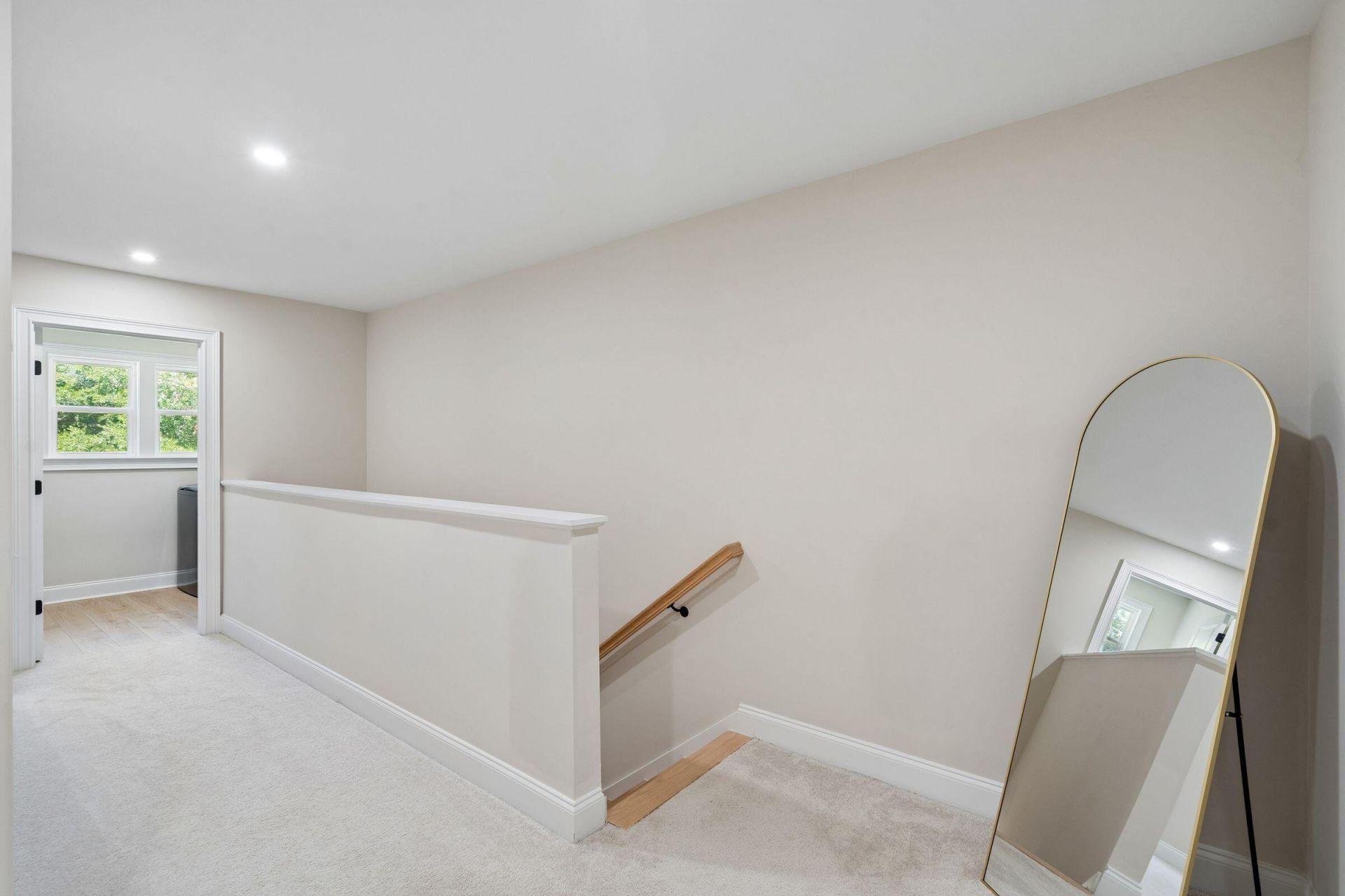 954 Channing Street Photo 17