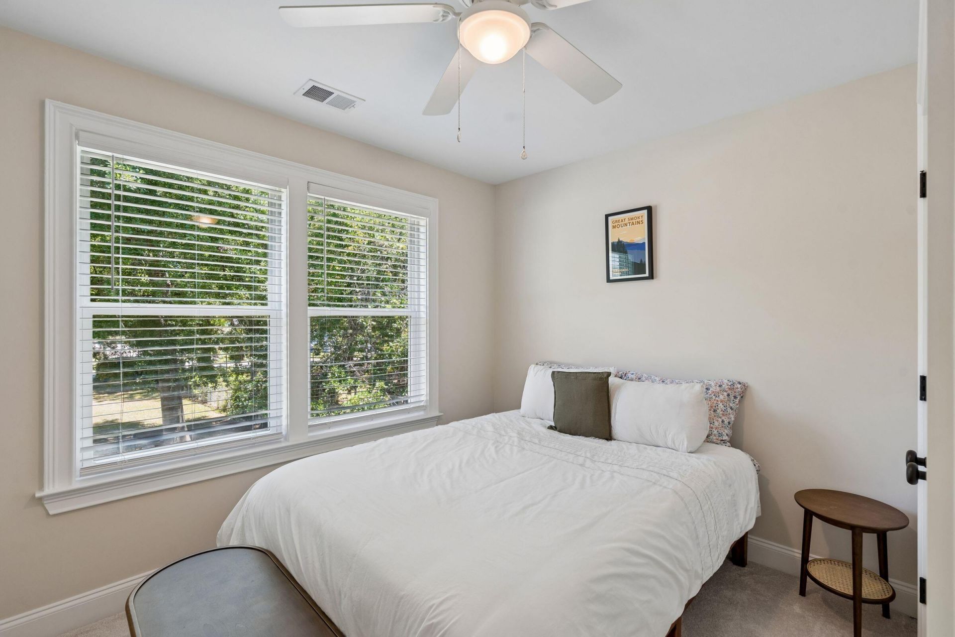 954 Channing Street Photo 24