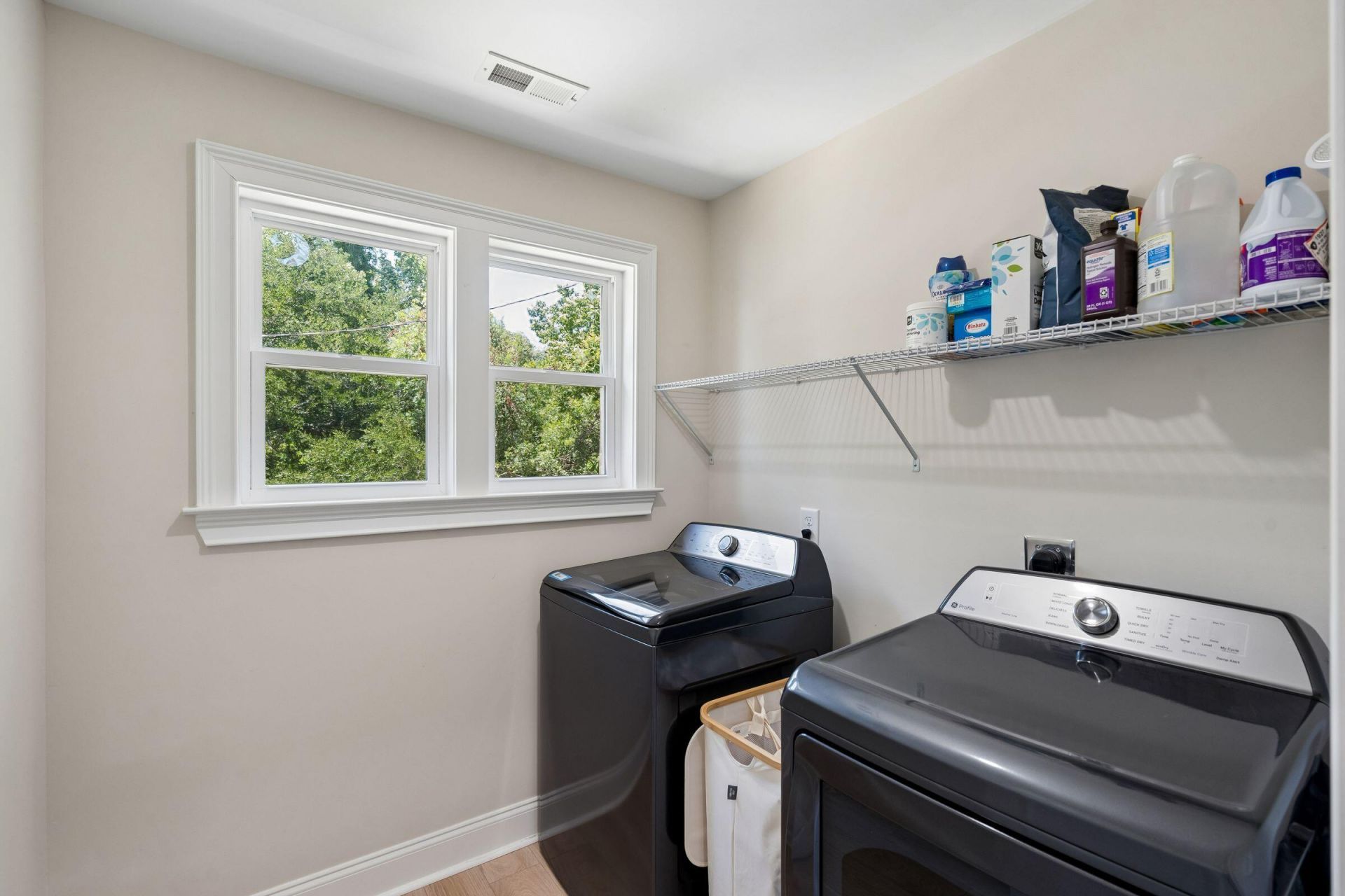 954 Channing Street Photo 25