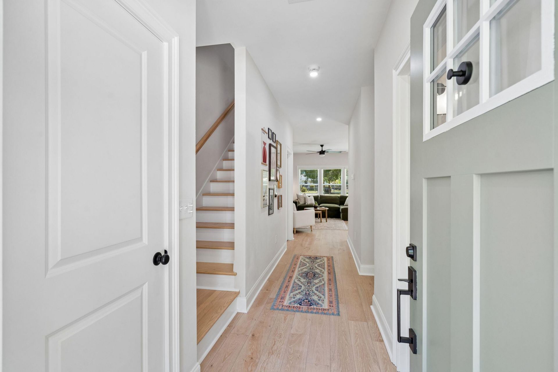 954 Channing Street Photo 5