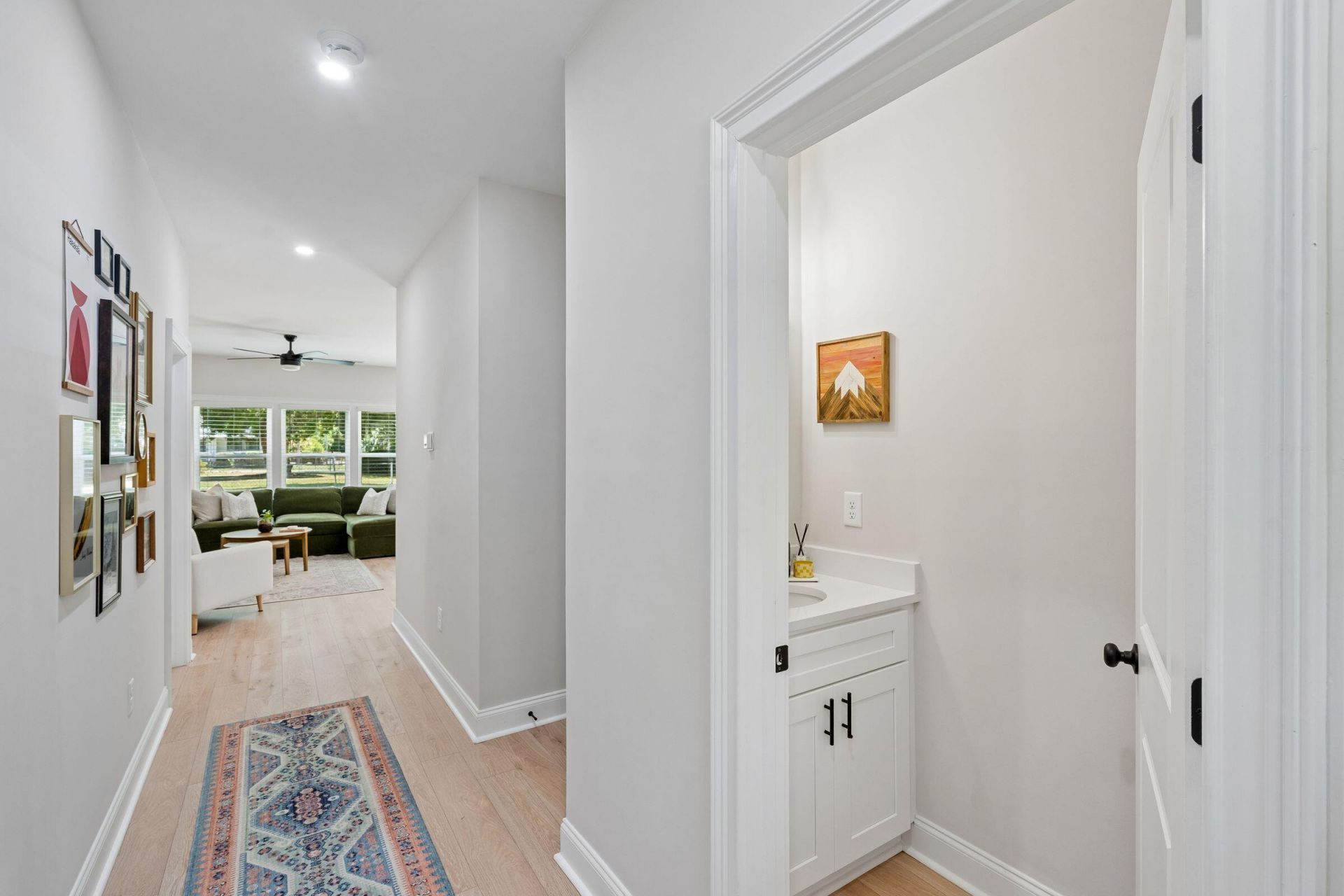 954 Channing Street Photo 6