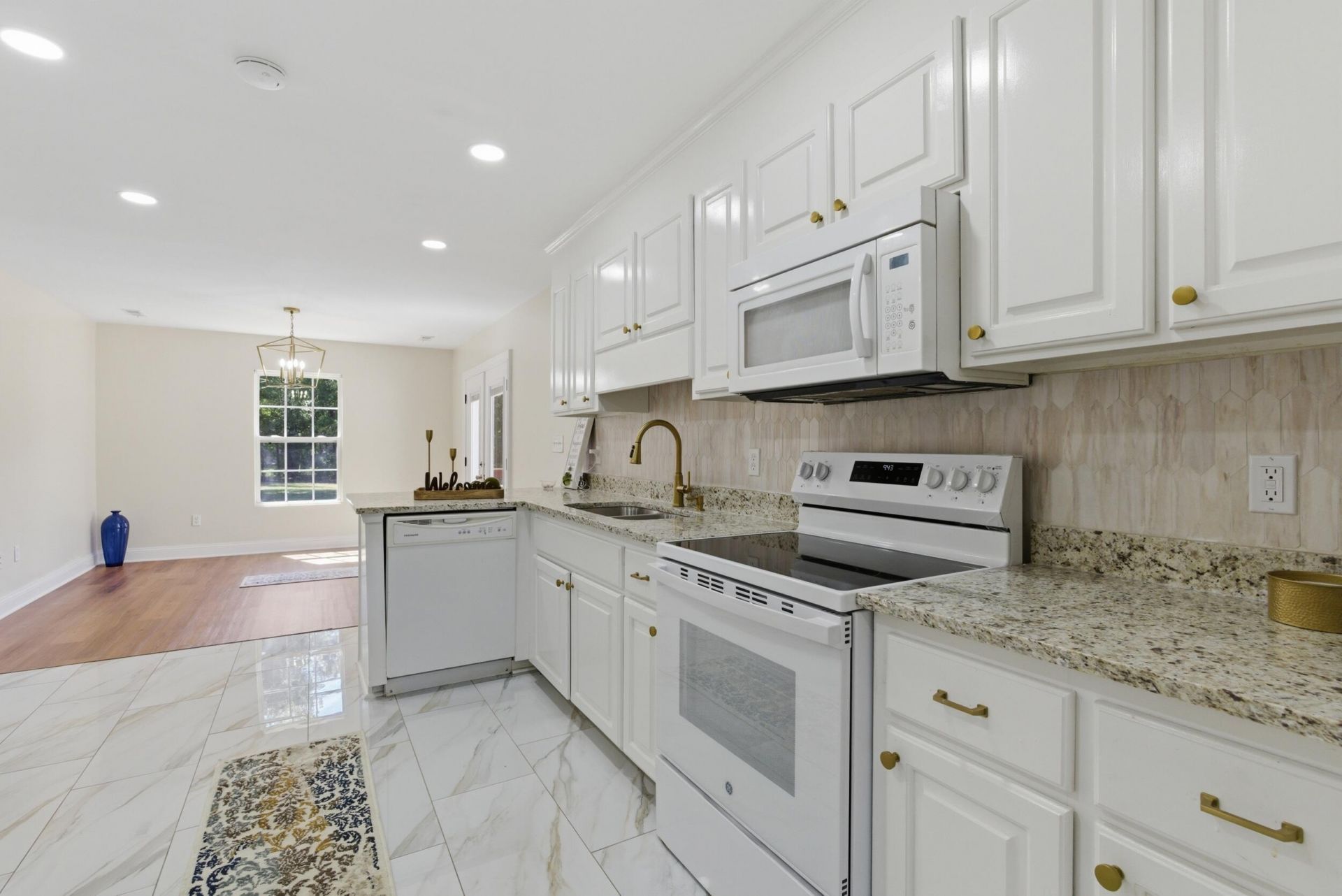 956 Saint Matthews Road Photo 14