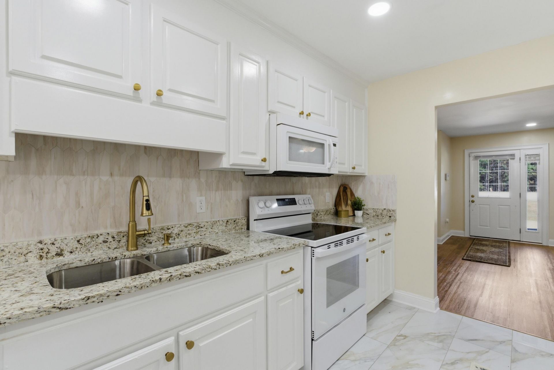 956 Saint Matthews Road Photo 15