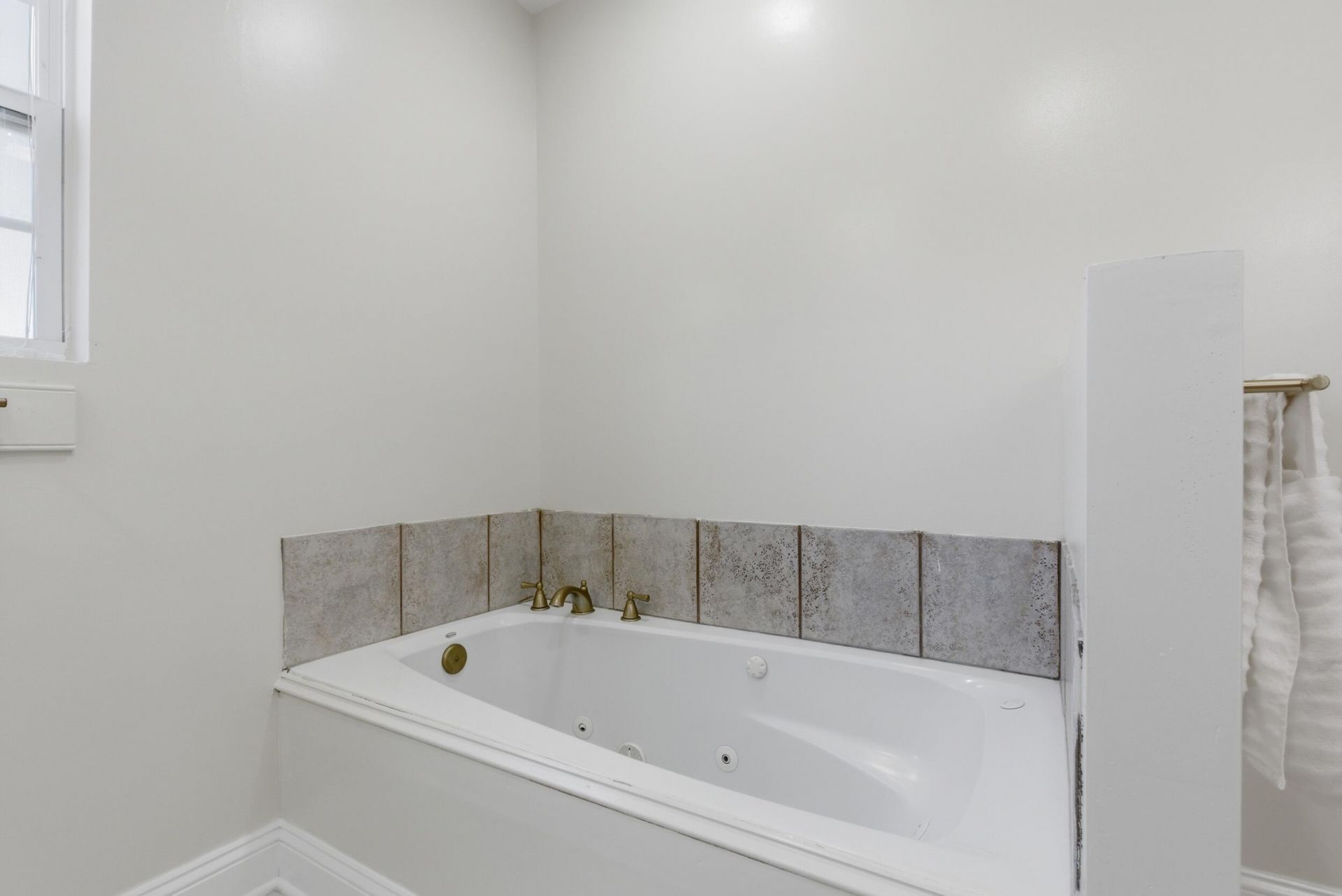956 Saint Matthews Road Photo 22