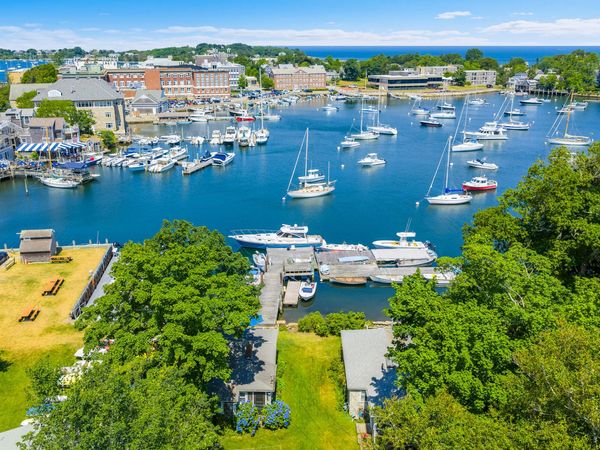 14 School Street , Woods Hole, MA 02543