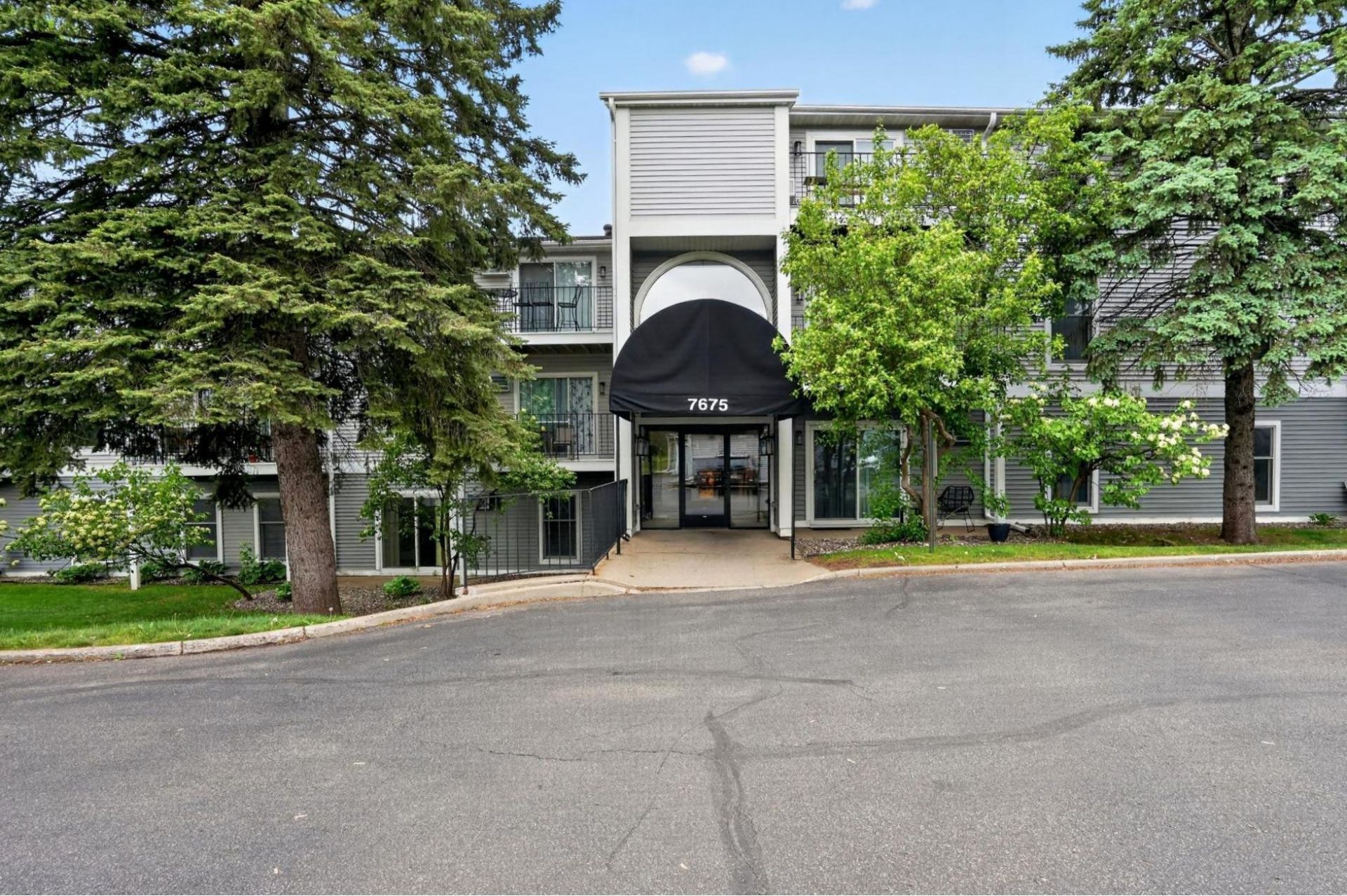 7675 142nd Street W, Unit 215, Apple Valley, MN 55124 Main Photo