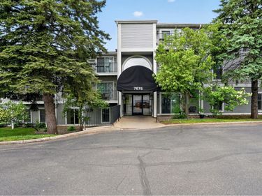 7675 142nd Street W, Unit 215, Apple Valley, MN 55124