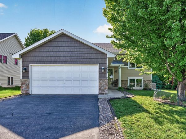 1674 Palomino Street , Shakopee, MN 55379