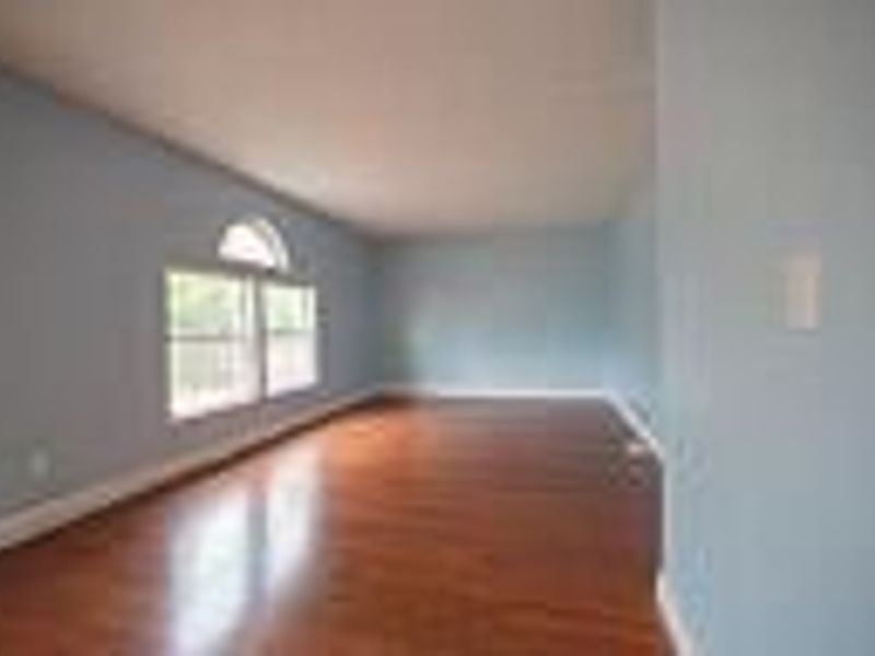 3290 Beagle Boulevard , Columbus, OH 43232 Photo 2
