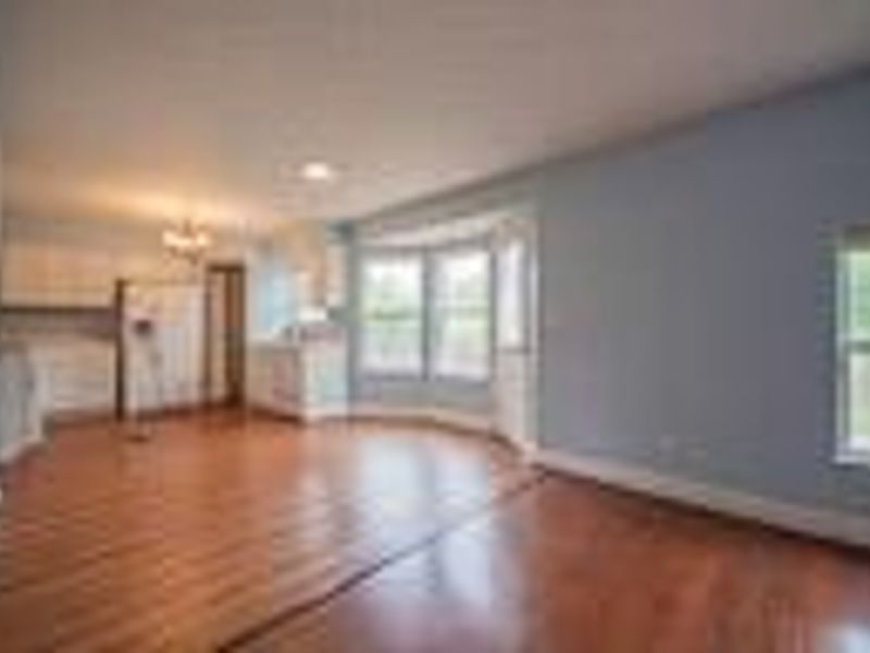 3290 Beagle Boulevard , Columbus, OH 43232 Photo 9