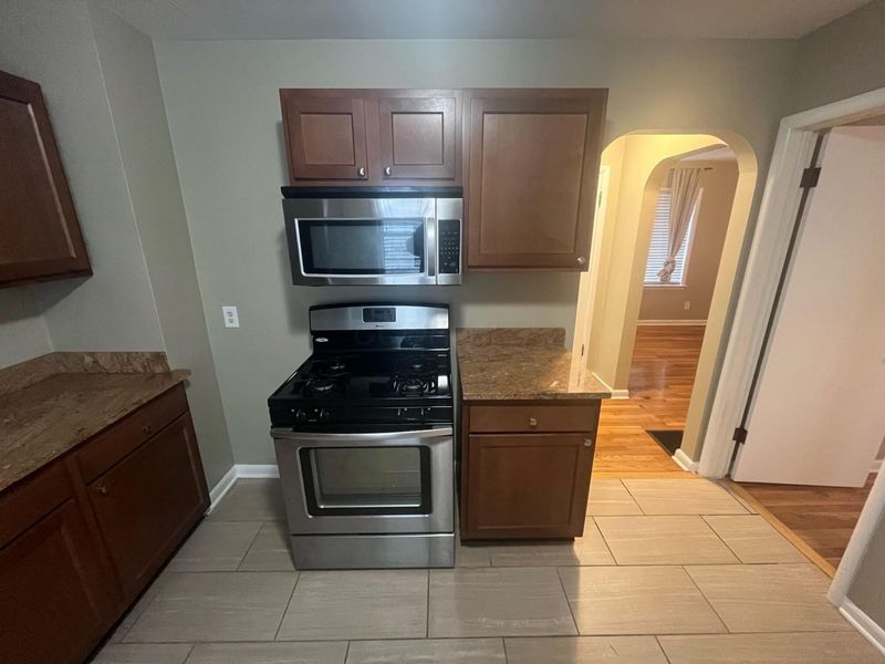 346 E Mithoff Street , Columbus, OH 43206 Photo 4