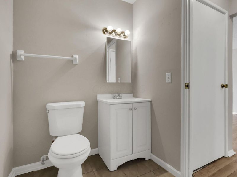 5862 Hallridge Circle , Columbus, OH 43232 Photo 11