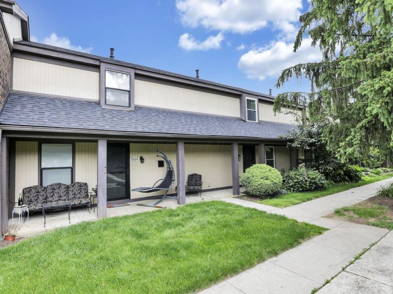 5862 Hallridge Circle , Columbus, OH 43232 Photo 2