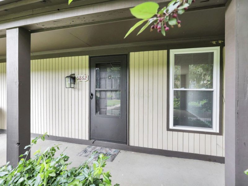 5862 Hallridge Circle , Columbus, OH 43232 Photo 3