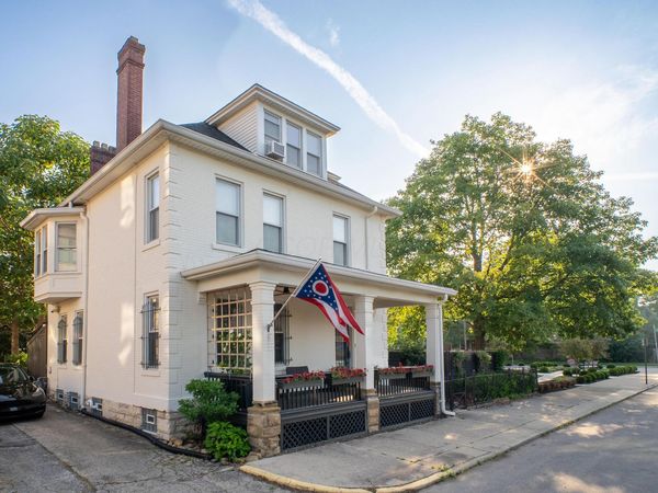 946 Oak Street , Columbus, OH 43205