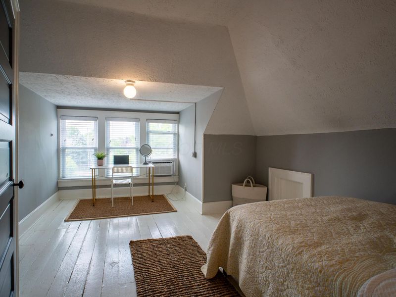 946 Oak Street , Columbus, OH 43205 Photo 25