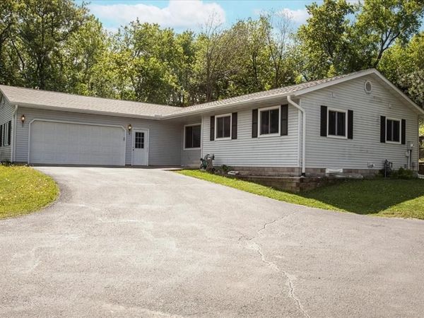 1302 15th Avenue, Menomonie, WI 54751