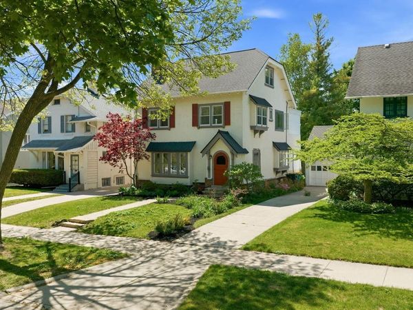 2221 E Newton AVENUE, Shorewood, WI 53211