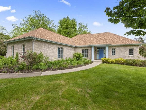 W379N8508 Mill STREET, Oconomowoc, WI 53066