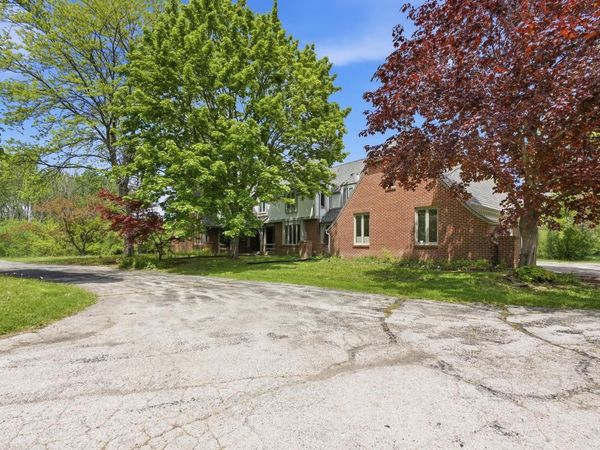 9090 N Greenbrook ROAD, River Hills, WI 53217