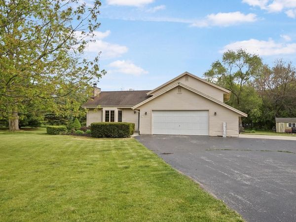 S92W35305 Barbary COURT, Eagle, WI 53119