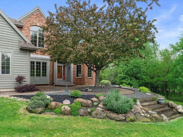 W275N1891 Cabin Creek COURT, Pewaukee, WI 53072