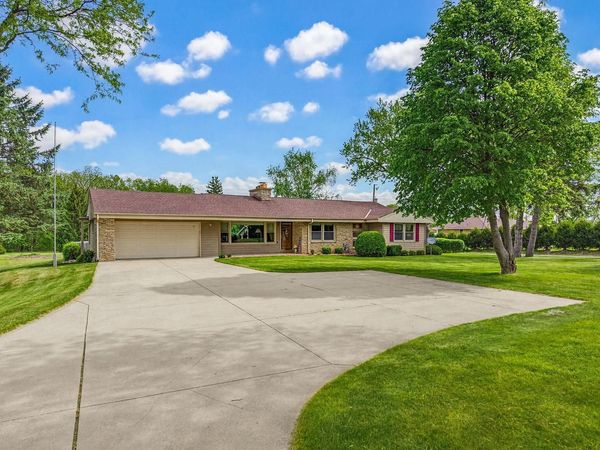 17000 W Observatory ROAD, New Berlin, WI 53151