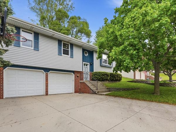 1600 Larkspur LANE, West Bend, WI 53090