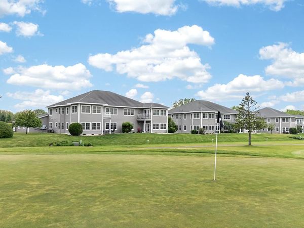 210 Potter ROAD, Unit 102, Elkhorn, WI 53121