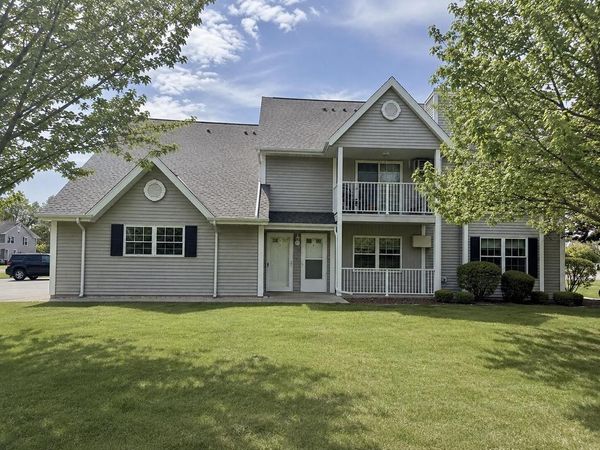 234 Minz Park CIRCLE, Unit 2, West Bend, WI 53095
