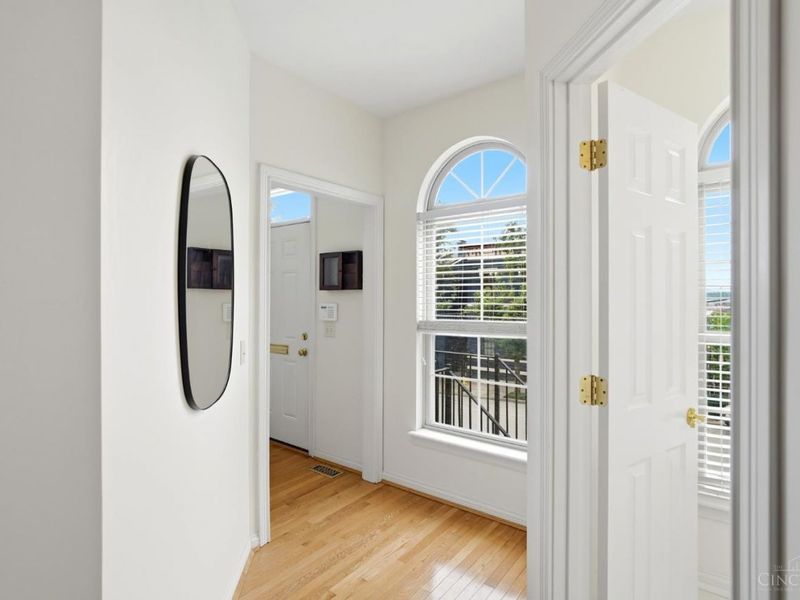 130 Mulberry Street, Cincinnati, OH 45202 Photo 5