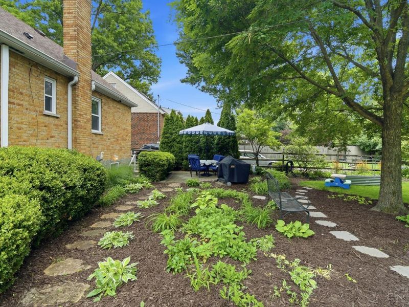 7137 Silvercrest Drive, Sycamore Township, OH 45236 Photo 27