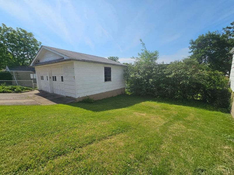 1725 Norcol Lane, North College Hill, OH 45231 Photo 2