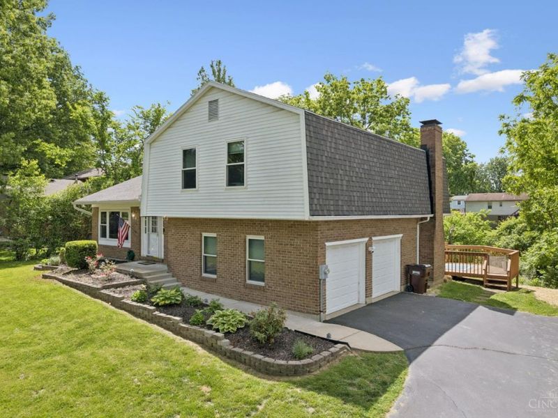 1073 Marla Drive, Milford, OH 45150 Photo 2