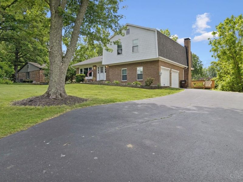 1073 Marla Drive, Milford, OH 45150 Photo 3