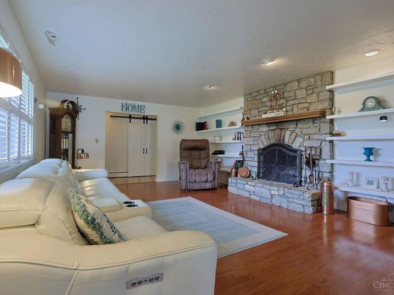 6585 Bridgetown Road, Green Township, OH 45248 Photo 4