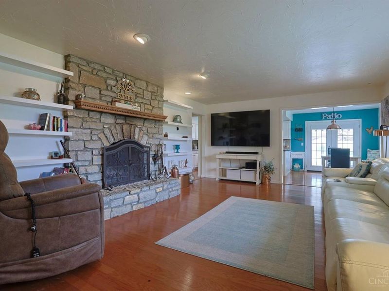 6585 Bridgetown Road, Green Township, OH 45248 Photo 5